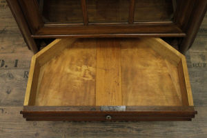 Eckvitrine C2134