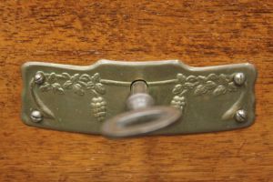Halbschrank 