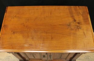 Halbschrank 