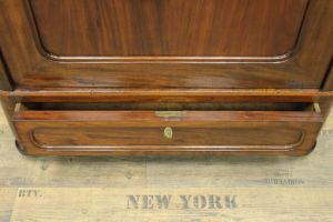 Kleider/Wäscheschrank A2152