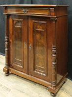 Vertiko K2154