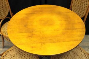 THONET Tisch mit 4 Stühlen JG2200