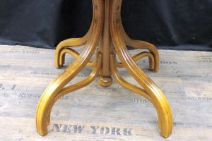 THONET Tisch mit 4 Stühlen JG2200