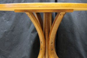 THONET Tisch mit 4 Stühlen JG2200