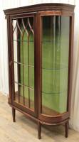 Vitrinenschrank