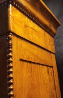 Dielenschrank