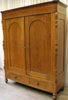 Dielenschrank