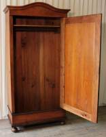 Kleiderschrank