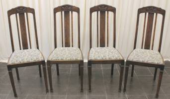 4 Stühle