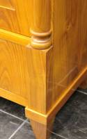 Vitrinenschrank