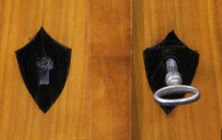 Vitrinenschrank