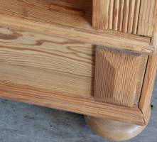 Garderobenschrank