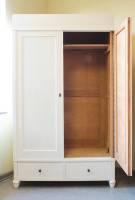 Kleiderschrank
