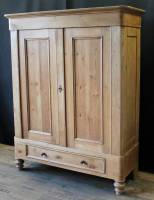 Kleiderschrank