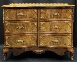 barockkommode-um-1800-nussbaum-auf-eiche-furniert-2401