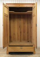 Kleiderschrank