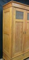 Kleiderschrank