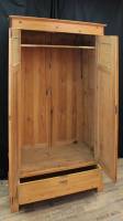 Kleiderschrank
