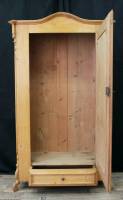 Kleiderschrank