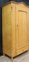 Kleiderschrank