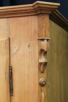 Kleiderschrank