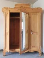 Kleiderschrank