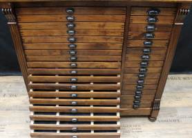 Setzkasten-Schrank