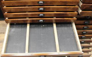 Setzkasten-Schrank