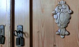 Kleiderschrank