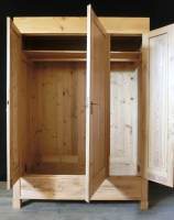 Kleiderschrank