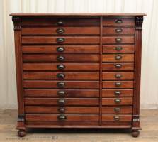 Setzkasten-Schrank
