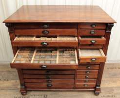 Setzkasten-Schrank