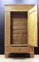 Dielenschrank