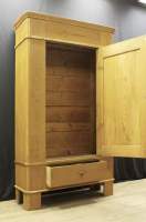 Dielenschrank