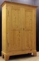 Kleiderschrank