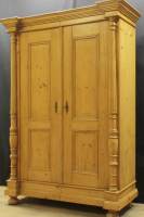 Kleiderschrank