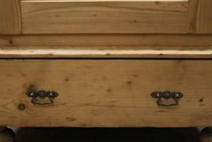 Kleiderschrank