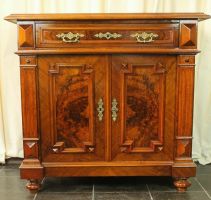 halbschrank-gruenderzeit-3103