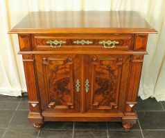 Halbschrank