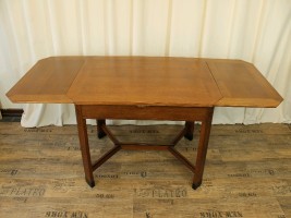 Tisch mit 4 Stühlen (Art Deco)