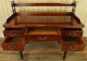 Damenschreibtisch (H553)