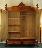 Dielenschrank
