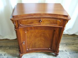Anrichte / Halbschrank