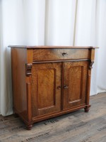 Anrichte / Halbschrank
