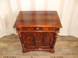 Anrichte / Halbschrank