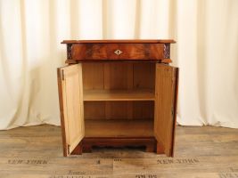 Anrichte / Halbschrank