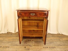 Anrichte / Halbschrank