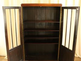 Bücherschrank