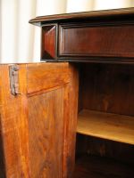 Anrichte / Halbschrank Nussbaum