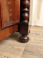 Anrichte / Halbschrank Nussbaum